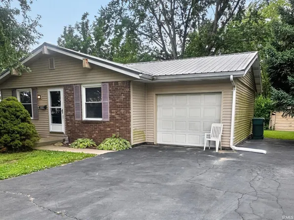 304 S Wayne St, Flora, IN 46929