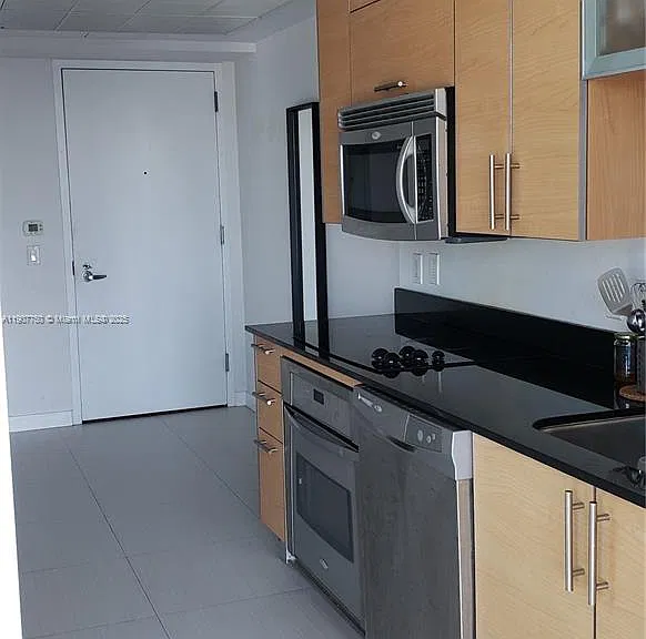60 SW 13th St #1621 — Photo 3