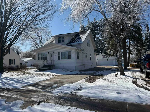 112 W Cedar St, Gillett, WI 54124