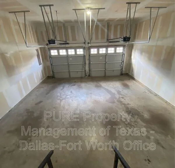 2734 Hyde Park Dr — Photo 13