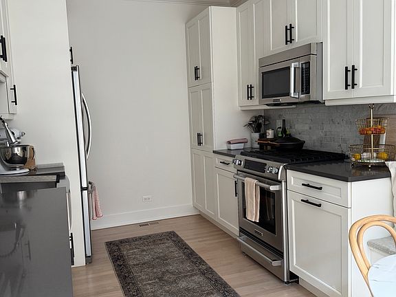 4th image of 2707 N Lincoln Ave APT B