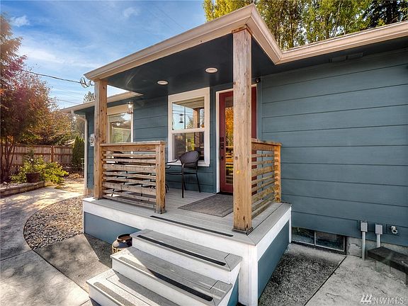 2nd image of 2906 18th Ave SE