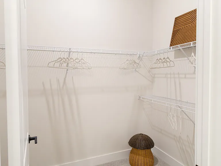 District at Riverside Apartments — Photo 105