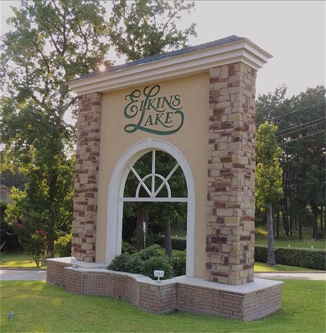 1st image of 1010 Camellia Ct