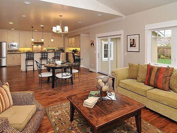 3rd image of 175 Iris St