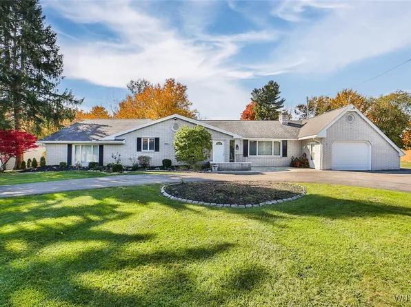 4440 Gunnville Rd, Clarence, NY 14031