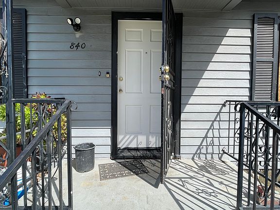 2nd image of 840 W 27th St