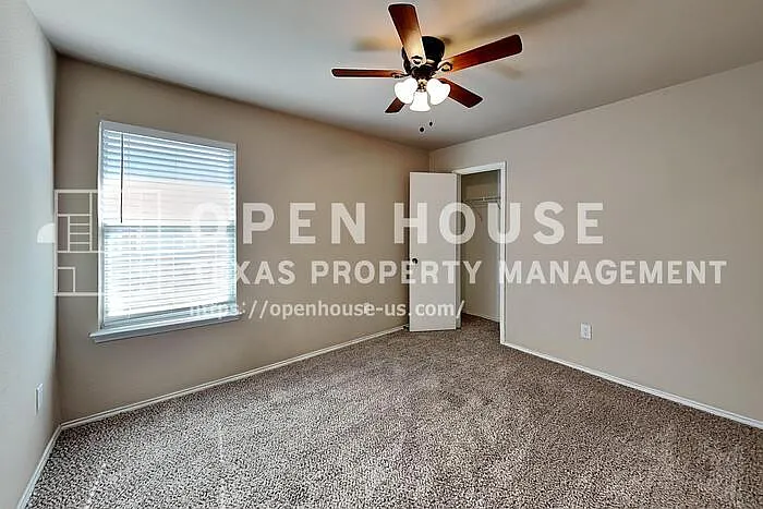 5561 Spring Ridge Dr — Photo 15