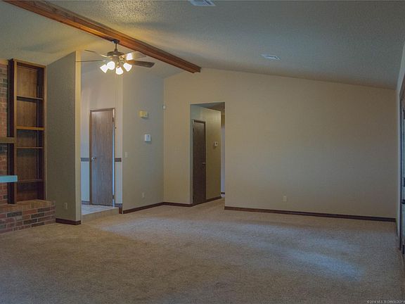 4th image of 1931 Green Meadows Dr