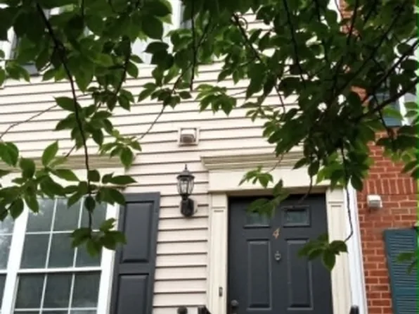 4 Colgate Dr, Newark, NJ 07103