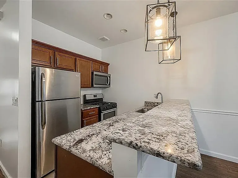 364 Evergreen Ave #1 — Photo 6