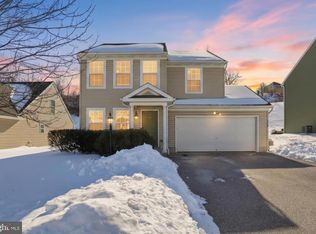 370 Azalea Dr, Windsor, PA 17366