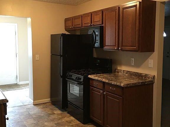 2nd image of 35511 Blanch Ave