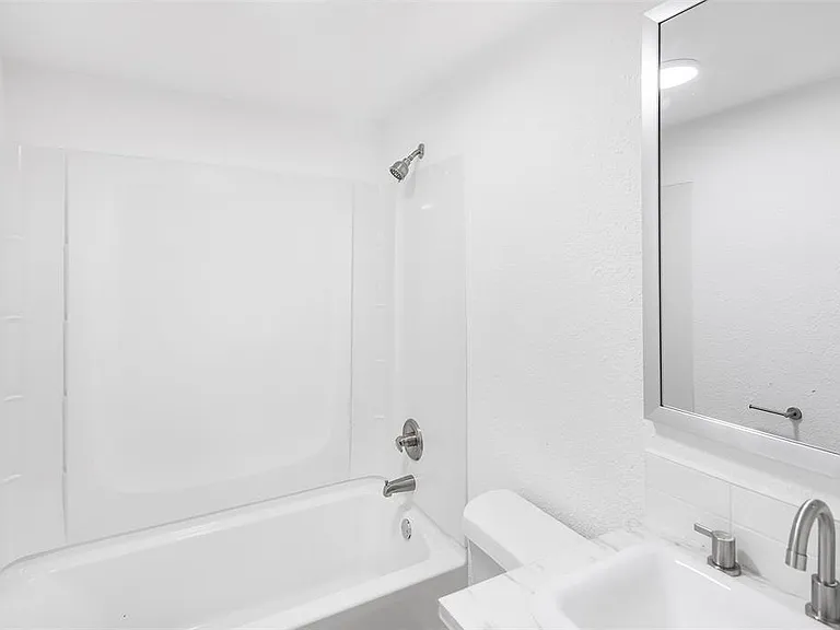 1911 Benson St #4 — Photo 3