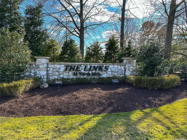 175 Doral Court #175, North Hills, NY 11576