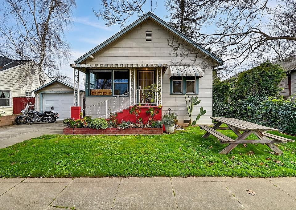 1st image of 4025 53rd St