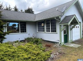 800 Three Crabs Rd, Sequim, WA 98382