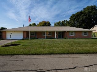 1370 Carrilon Woods Dr, Centerville, OH 45458