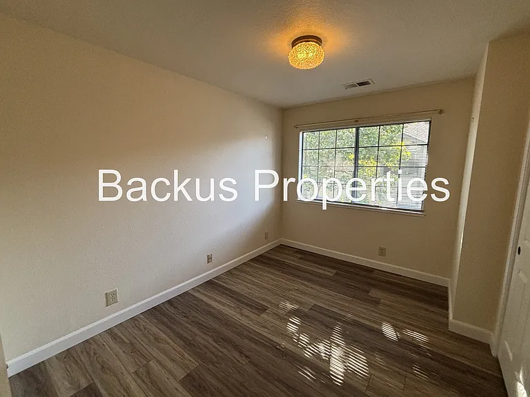 1054 Padre Dr #4 — Photo 13