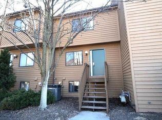 9366 Hunters Creek Dr, Cincinnati, OH 45242