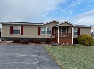 228 S State St, Leola, PA 17540
