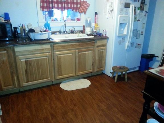 3rd image of 125 Cheryl Ln