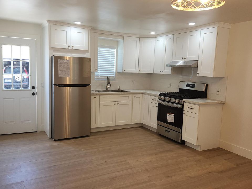 1st image of 346 E College St APT A