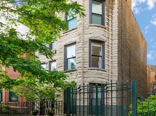 150 W Burton Pl, Chicago, IL 60610