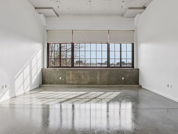 3rd image of 10970 International Blvd #L219