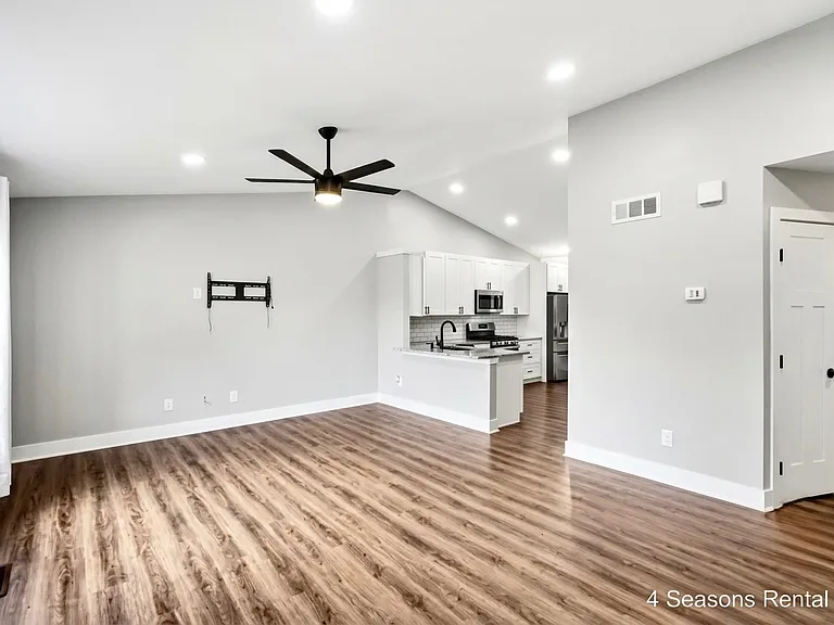 9575 Deer Track Rd — Photo 5