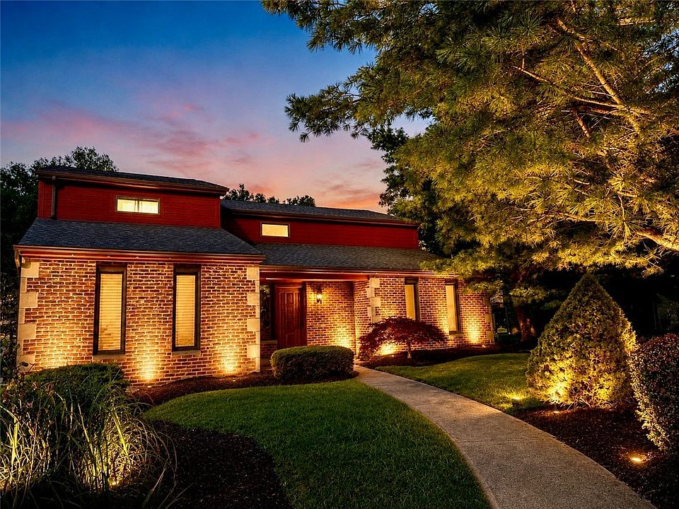 1st image of 1147 Oakwood Dr