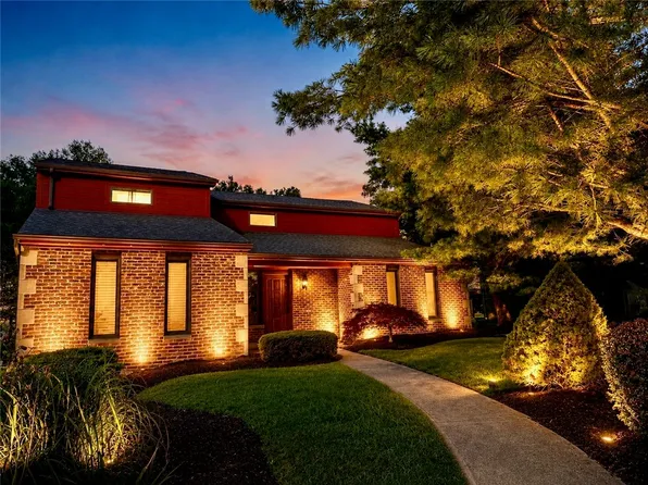 1147 Oakwood Dr, Clairton, PA 15025