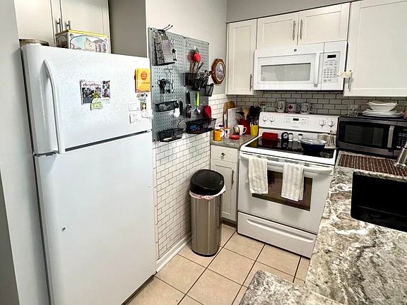 3rd image of 1100 Possum Trot Rd. #F-111