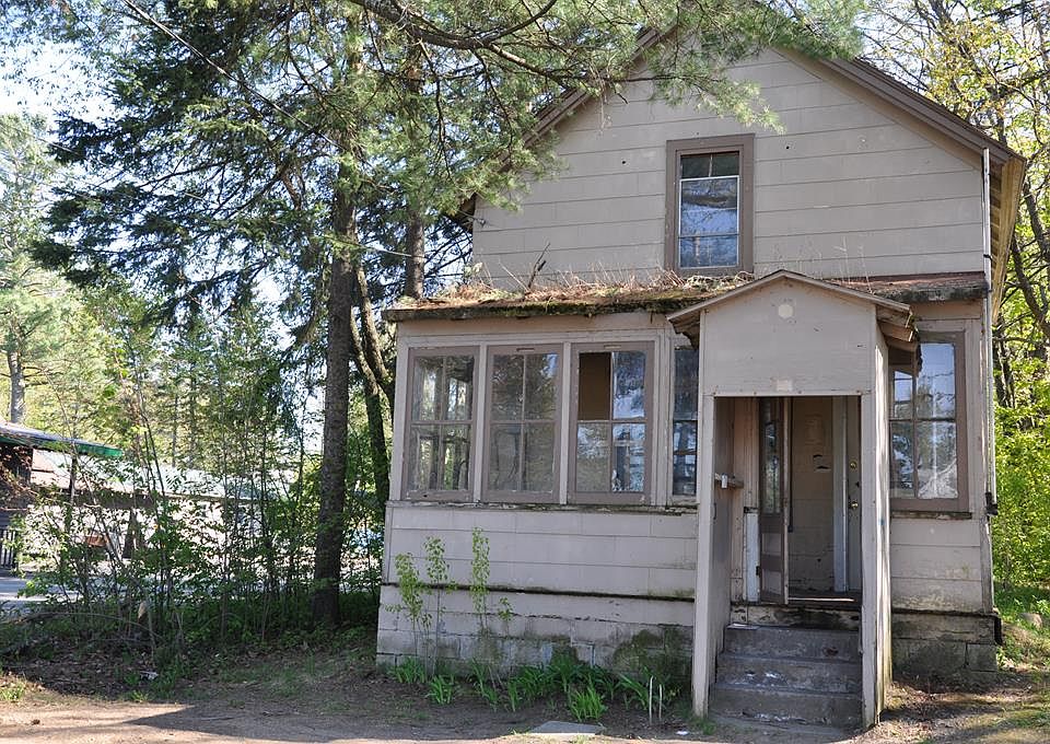 1st image of 2218 Saranac Ave