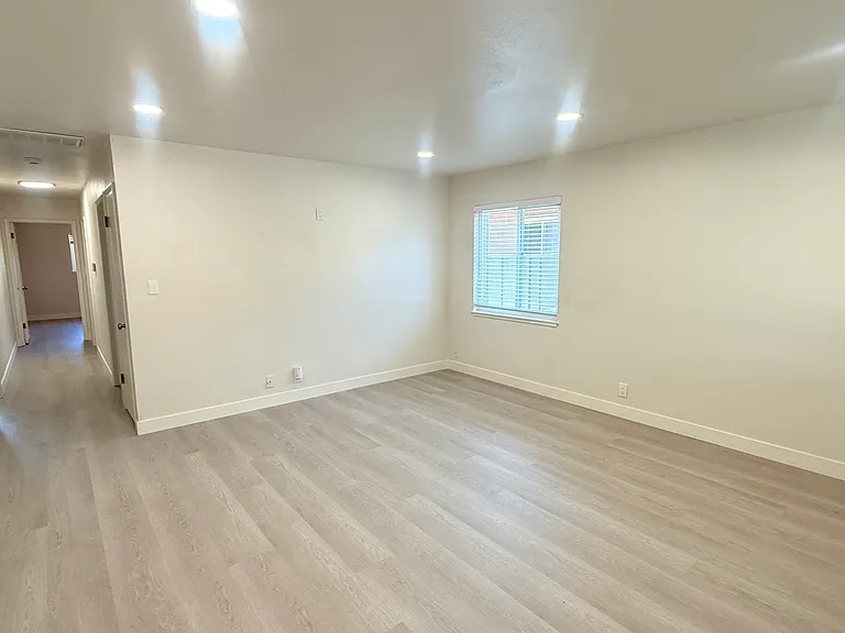 2790 Union Ave — Photo 3
