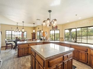 6535 Juniper Crest Rd, Agua Dulce, CA 91390