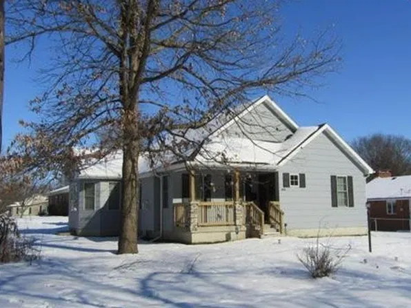 404 W Oglesby St, Monticello, IL 61856