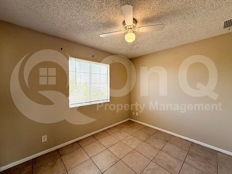 4715 E Alta Vista Rd — Photo 5