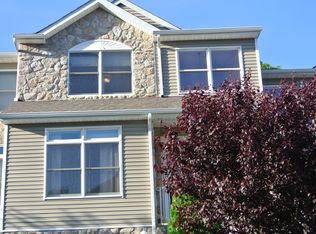 111 Autumn Ridge Rd, Morris Plains, NJ 07950