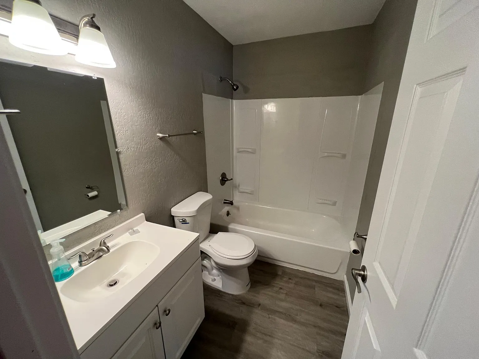 5211 Chippendale Ln — Photo 4