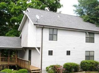 220 Indian Cove Dr, Dawsonville, GA 30534