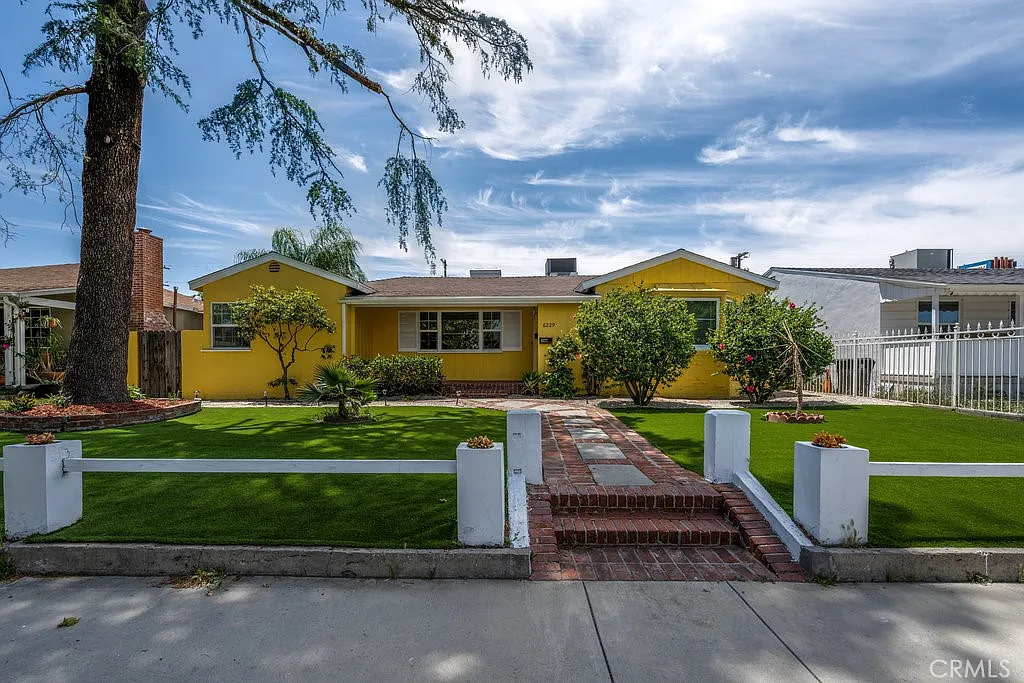 3 bed, 1.5 bath, 1486 sqft, $4,395 — Photo 1