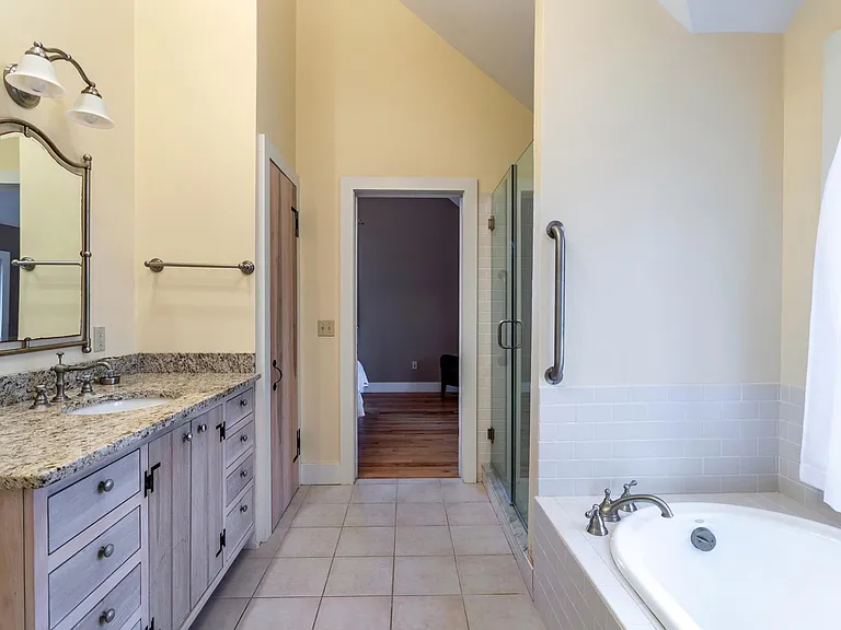 8 River Bend Ln — Photo 31