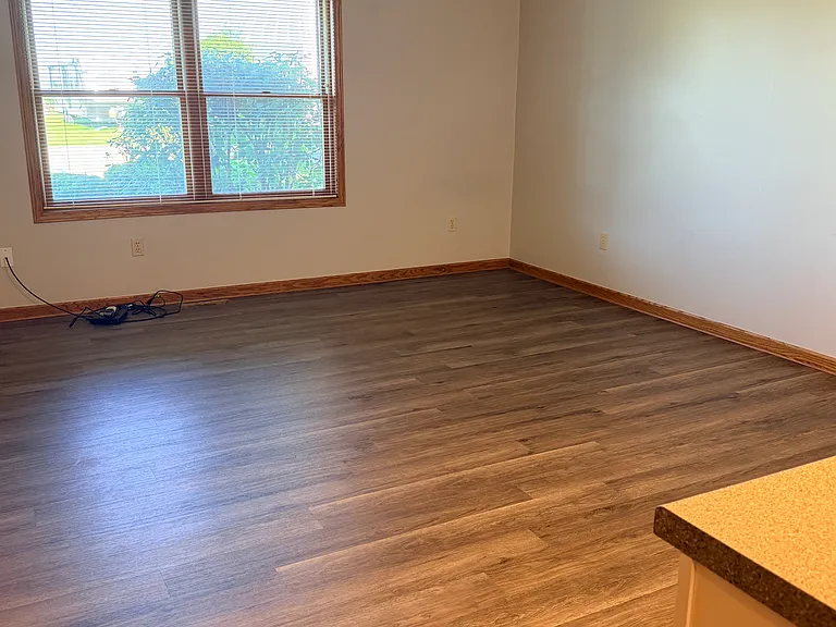 580 S Maple St #106 — Photo 3