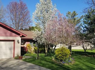 27251 Hickory St, Harrison Township, MI