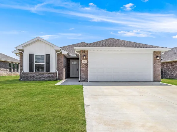 1707 Ferguson St, Pea Ridge, AR 72751