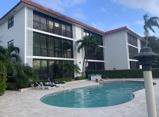 220 Lake Dr, West Palm Beach, FL 33404