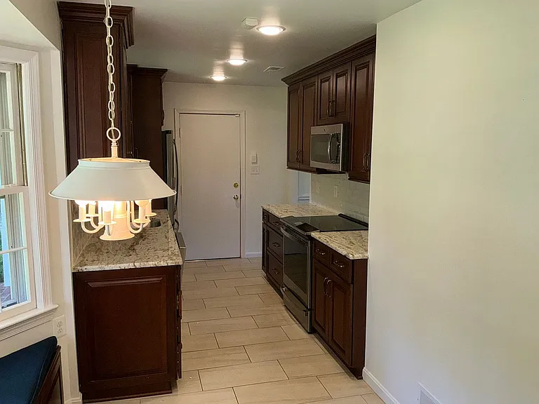 4701 Red Fox Dr — Photo 4