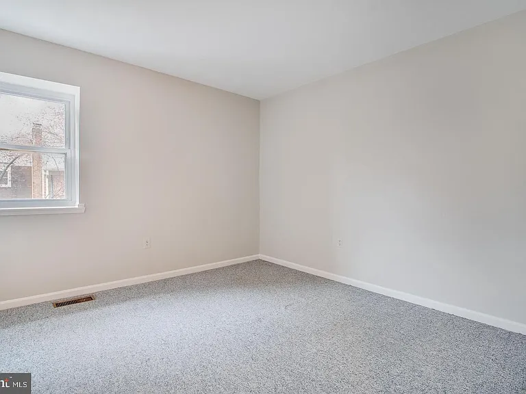 3783 Persimmon Cir — Photo 16