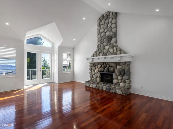3175 Mathers Ave, West Vancouver, BC V7V 2K3